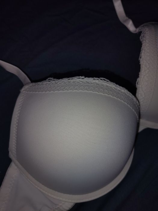 Biustonosz 70B Reserved push up