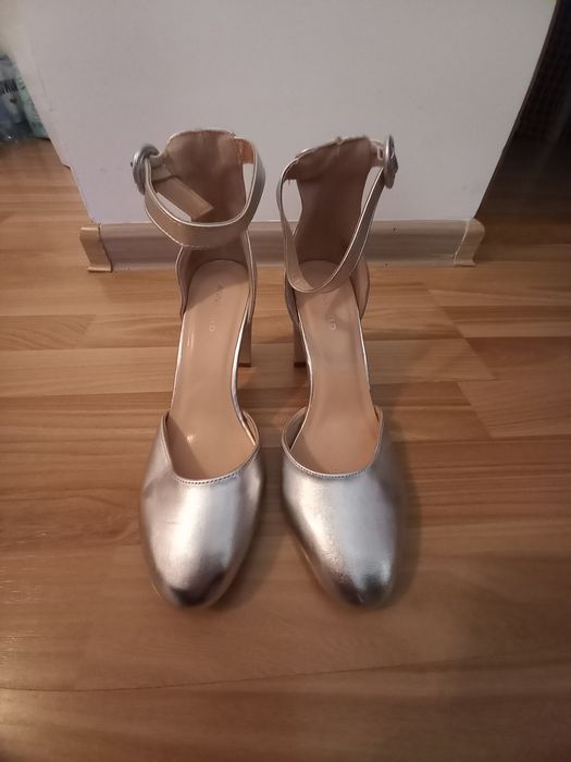 Szpilki sandałki rozmiar 38