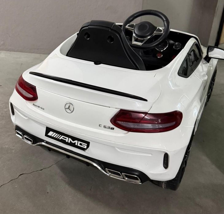 Mercedes C63 AMG COUPE  - Criança