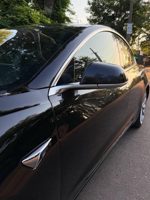 Продам Tesla model 3