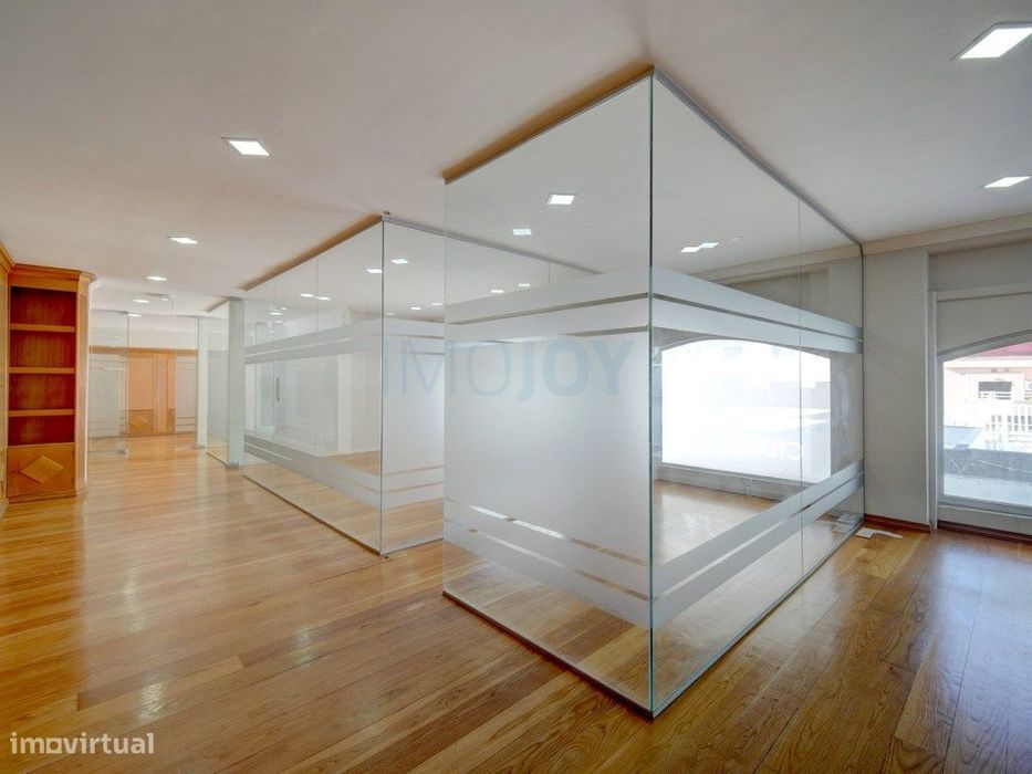 Fantastic Commercial Space in the Privileged Area of Cascais