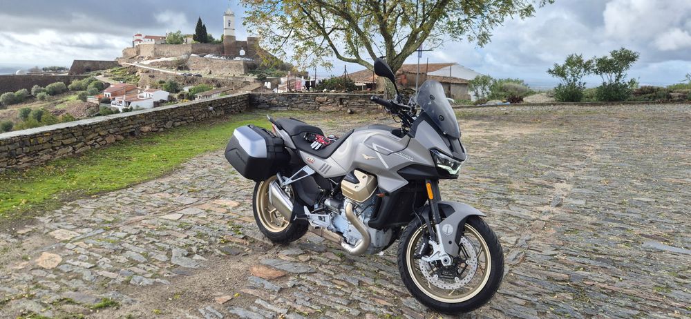 Moto Guzzi V100 Mandello  Ediçao limitada n0067 de 1913