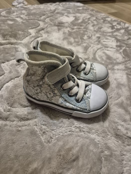 Tramki tenisówki H&M r 22