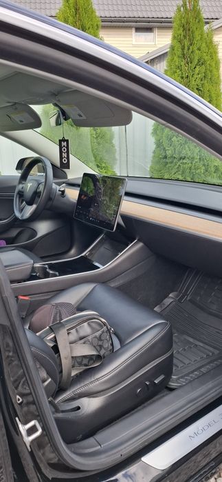 tesla model 3 Standart +