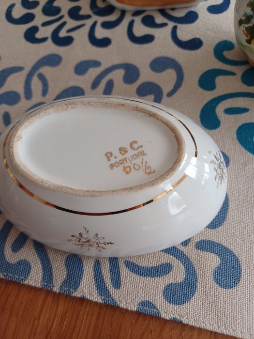 Frascos de perfume e caixa vintage
