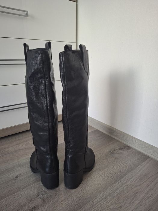Продам зимові чоботи (труби) 36р