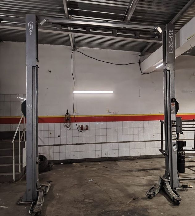 Podnośnik dwukolumnowy HECKMANN 4.5T Automat  (łączony górą) F VAT23%