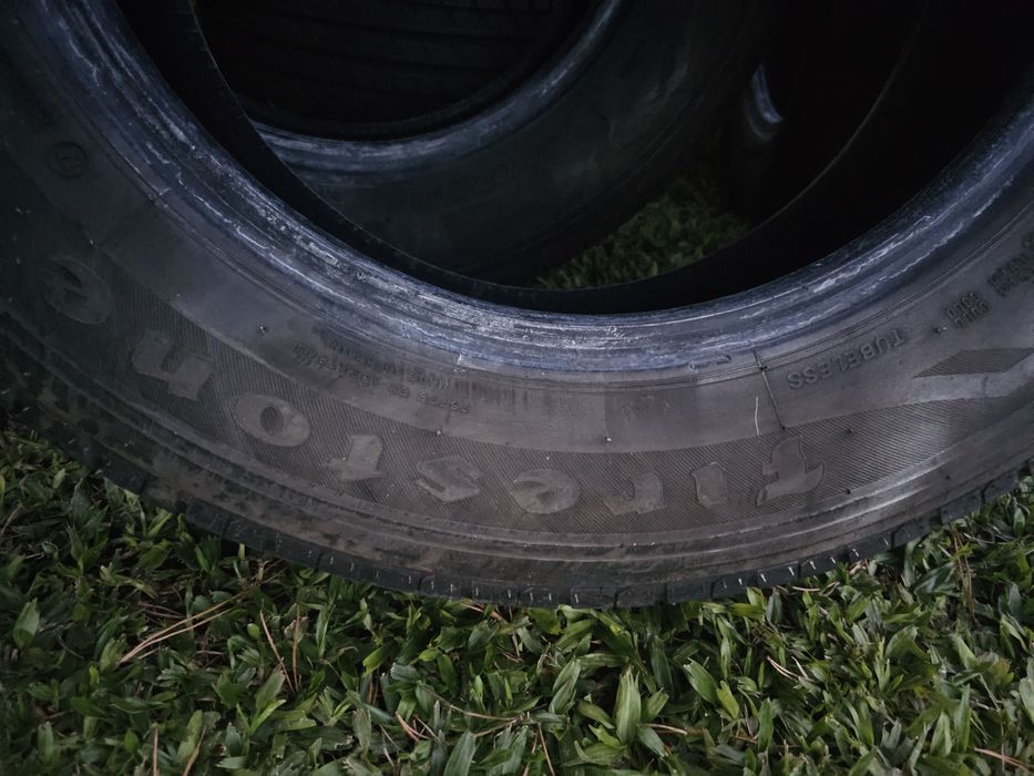 Pneus carga excelente piso