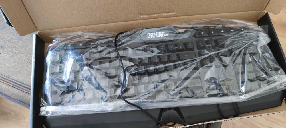 Teclado de jogo com retroiluminação a várias cores (Novo)