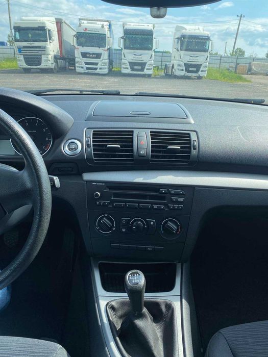 Оренда авто  BMW 116 з бензиновим двигуном 1.6, механіка.