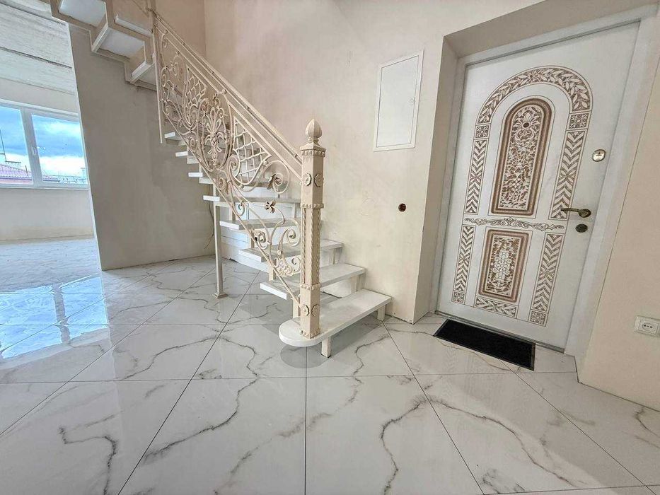 Продаж 4 кім квартири Жовква Петлюри