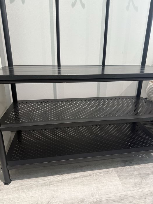 Banco com cabides e sapateira