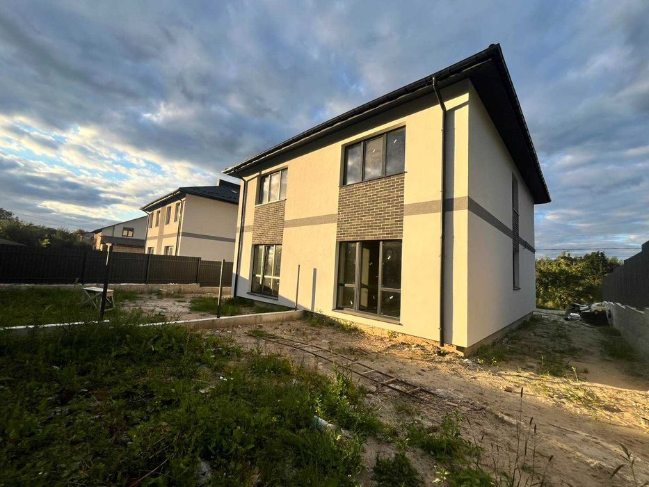 Продаються котеджі у селі Рудно