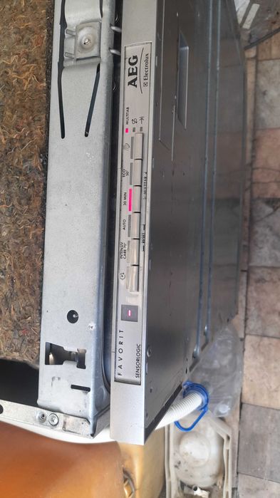 maquina de lavar loiço AEG de encastre em perfeitas condições