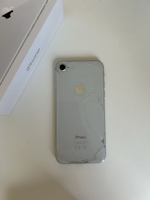 iPhone 8 64GB Silver | 100% sprawny | Pudełko + 2 etui GRATIS