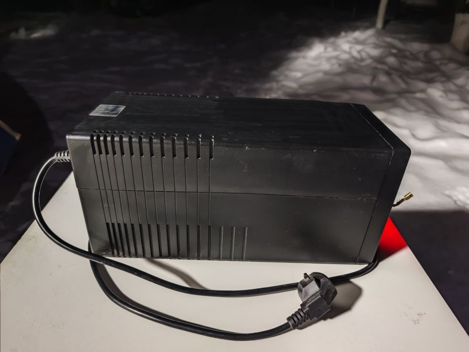 ДБЖ  FSP Vesta-1000