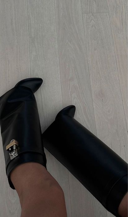 Сапоги на танкетке кожзам Givenchy