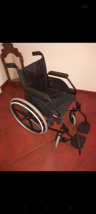 Cadeira de rodas usada 3 vezes