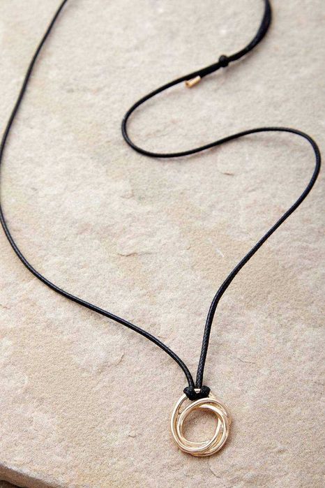 підвіски на шнурках urban outfitters