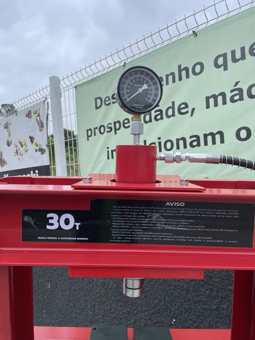 Prensa hidraulica 30 ton. com manometro