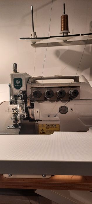 Nowy overlock 5-nitkowy Zoje
