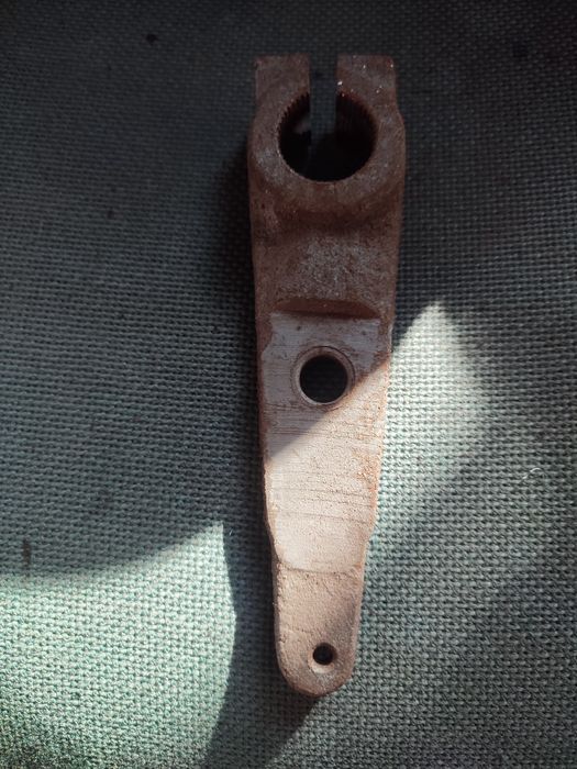 Вилка включения сцепления  двигатель МТЗ Д 245 ЗИЛ 5301   Газ 3309 МАЗ