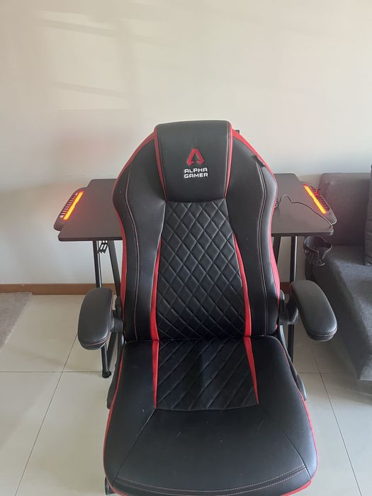 Mesa e cadeira gamer AlphaGamer