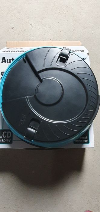 Automatyczny podajnik karmy