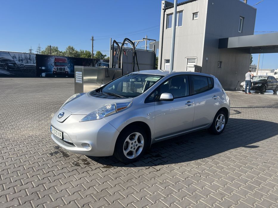 Продам Nissan Leaf sv