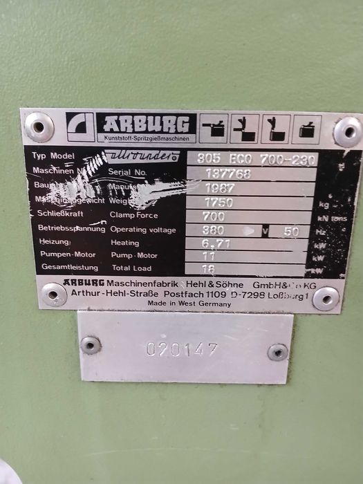Wtryskarka ARBURG 305 ECO 700-230 – ROK 1987 – BARDZO DOBRY STAN!