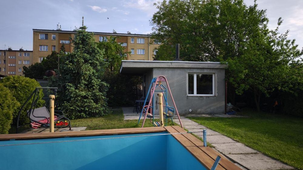 Ogródek działkowy.Basen betonowy, duża działka,blisko ulicy,altana podpiwniczona