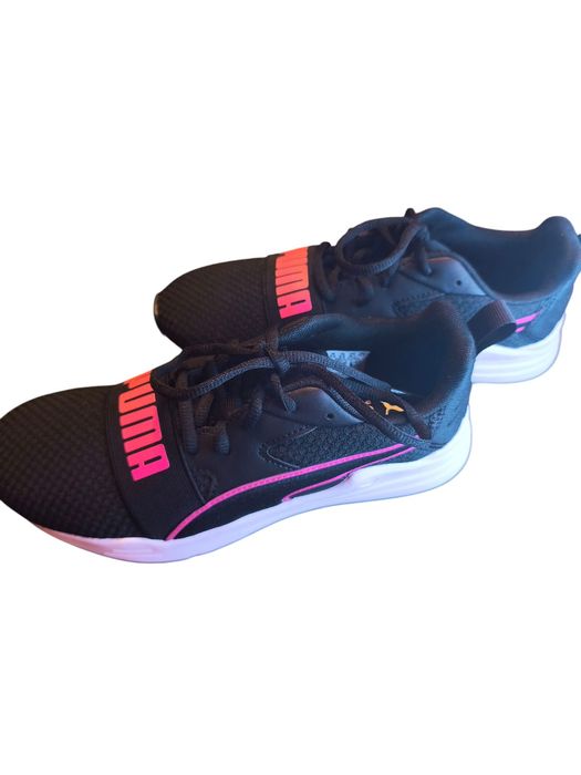 Buty Puma Wired Run Pure, r. 38,5, z jasną podeszwą