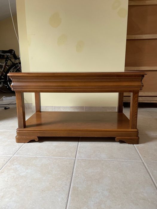 Mesa de centro em cerejeira com gavetas