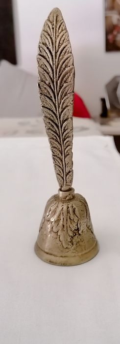 Peças em metal e madeira