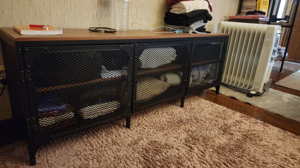 Móvel TV Ikea ferro e madeira