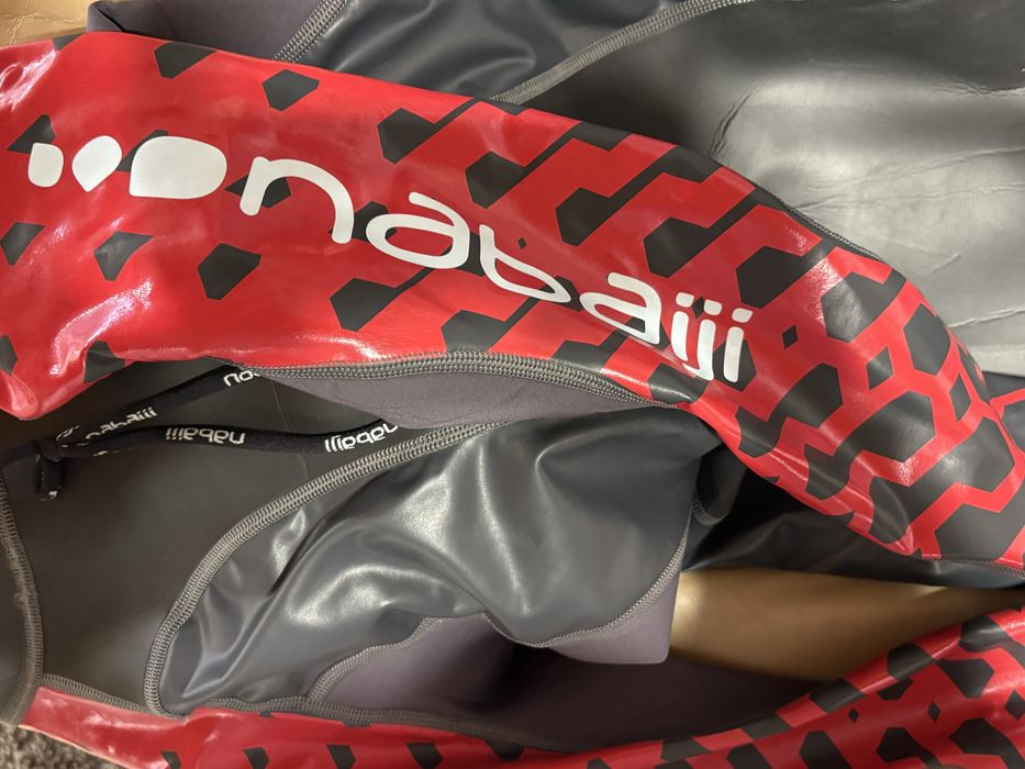 Fato de Surf Nabaiji como novo vermelho