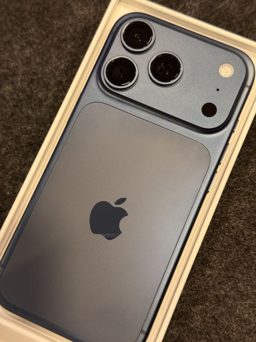 Iphone 17 Pro 256 + capa Apple Techwoven