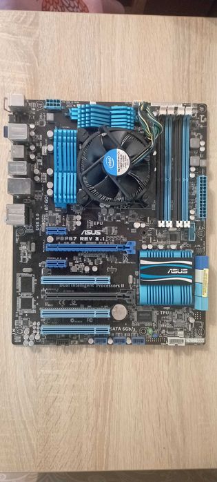 Материнська плата ASUS P8P67 rev 3.1 socket 1155  ПОТРЕБУЄ РЕМОНТУ