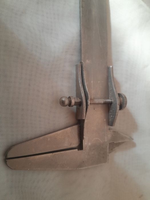 Antigo aparelho de medição regua made in german