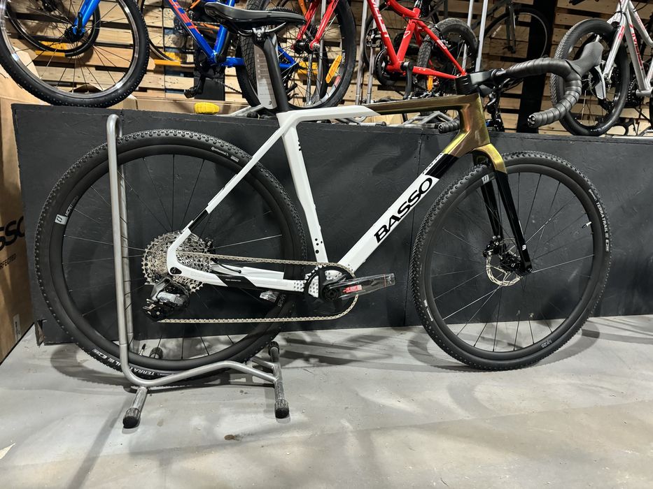 Niesamowity wloski gravel Basso Palta Carbon Rival 20 rat 0 %