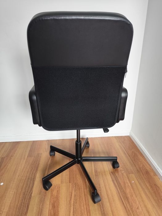 Cadeira giratória IKEA