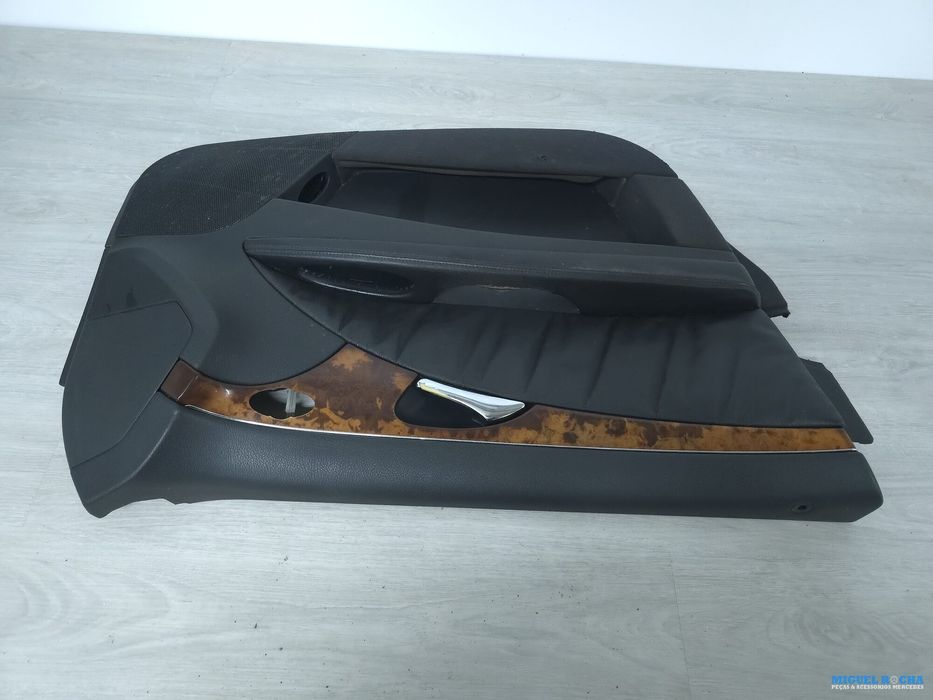 Conjunto de bancos e quartelas couro  com airbag Mercedes W211 Sedan