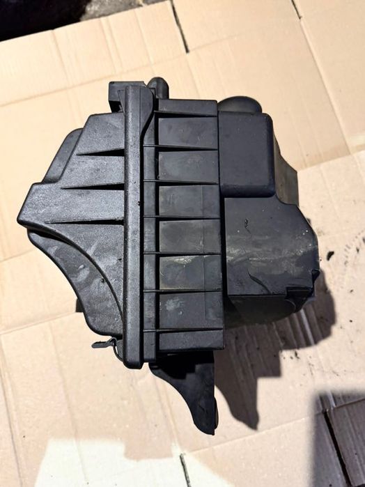 Корпус повітряного фільтра Volkswagen T4 2.5 1990-2003 року