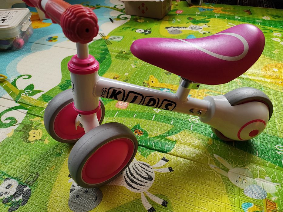 Продам дитячий біговелосипед на 1-3 роки