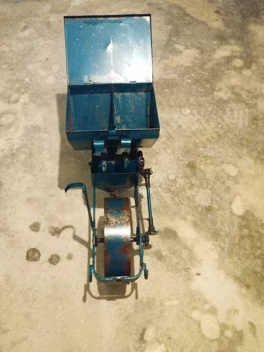 Semeador de milho para motocultivador