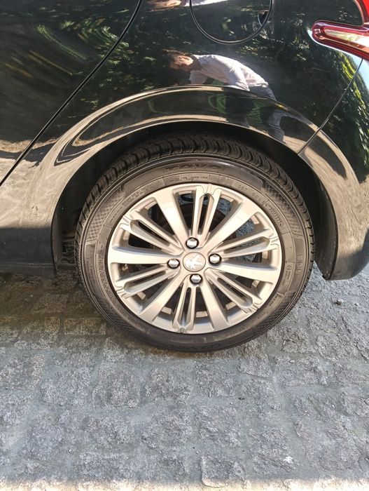 Peugeot 208 PureTech 1.2