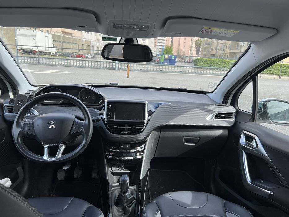 Peugeot 2008 1.2 PureTech Allure
