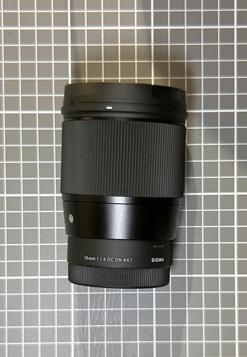 Lente Sigma 16mm F1.4 DC DN para Câmaras Sony E-mount