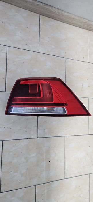 стоп ліхтар фонар правий на vw golf 7
