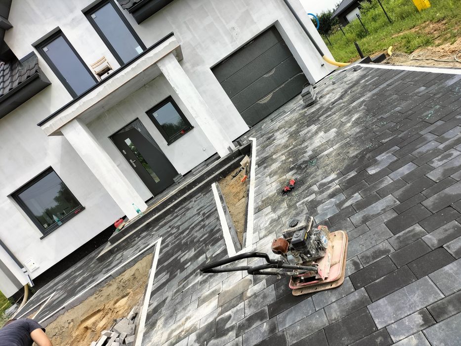 Brukarstwo układanie kostki brukowej.